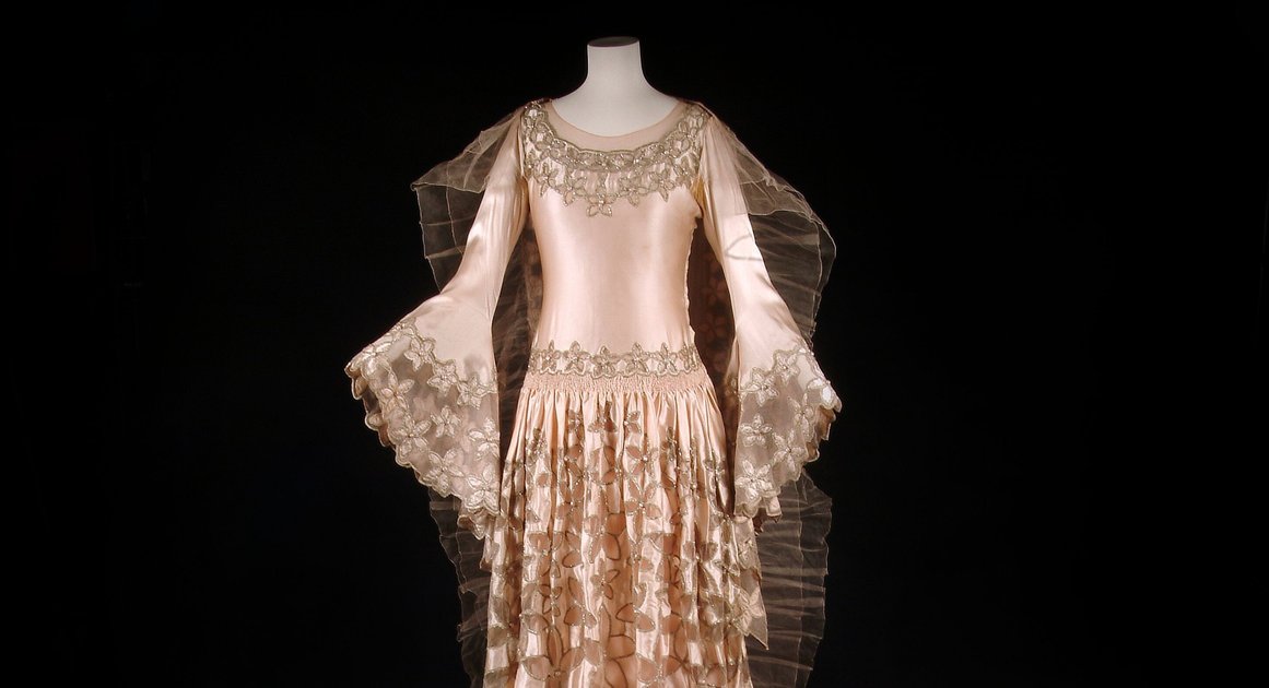 Norman Hartnell's 1928 wedding dress: A gown's curious journey