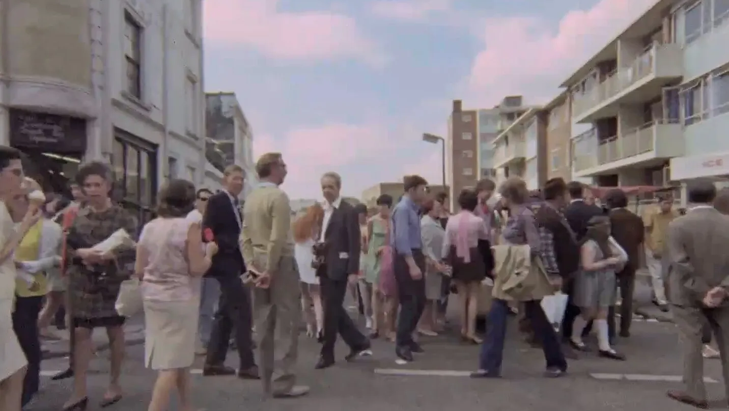Getting It Straight in Notting Hill Gate (1970) _ Britain on Film 0-0 screenshot