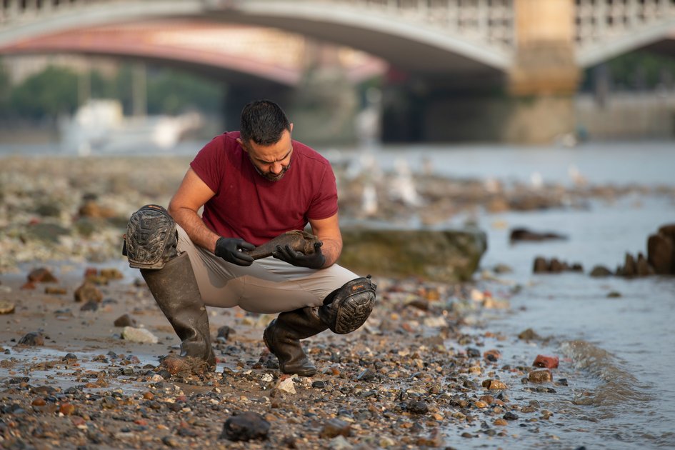 Mudlarking & world trade with Alessio Checconi